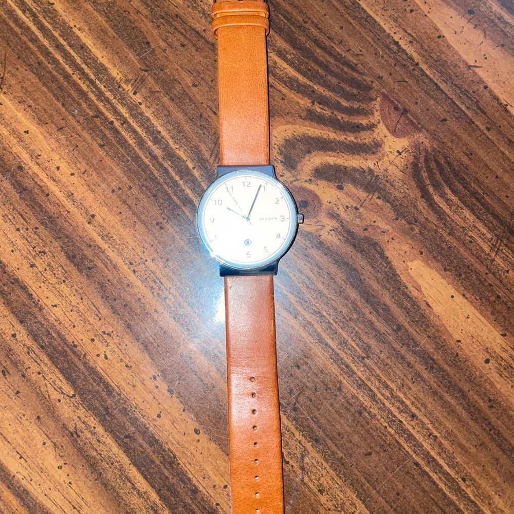 Skagen Silver Signatur Three-Hand Luggage Brown Leather Watch - Picture 2 of 6